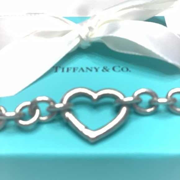 Tiffany & Co. Chunky chain Heart necklace w/bracelet set. - Picture 2 of 12